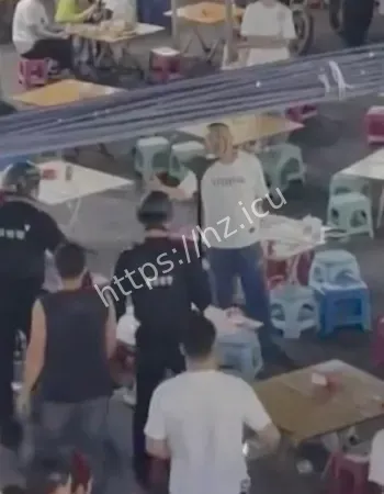 男子在夜市酒后闹事